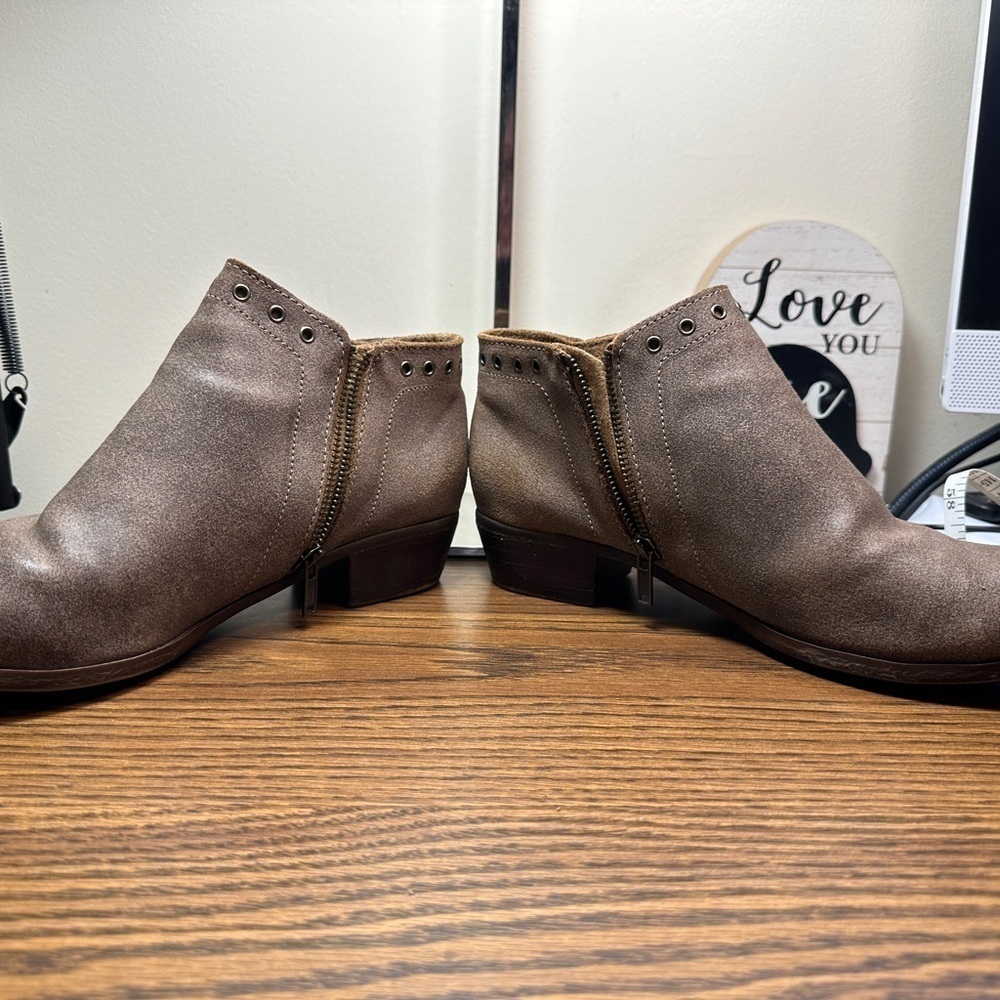 EUC Minnetonka Brenna Tan Suede Ankle Booties Size‎ 10 - Picture 6 of 13